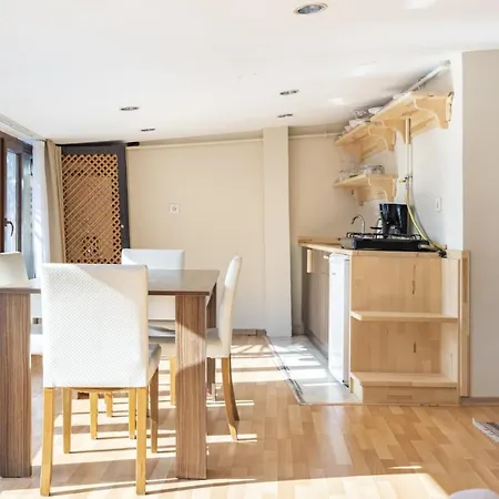 Flat Close To Taksim Square In Beyoglu Апартаменты